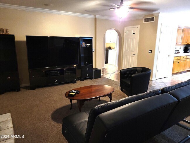 Building Photo - 8729 W Columbine Dr