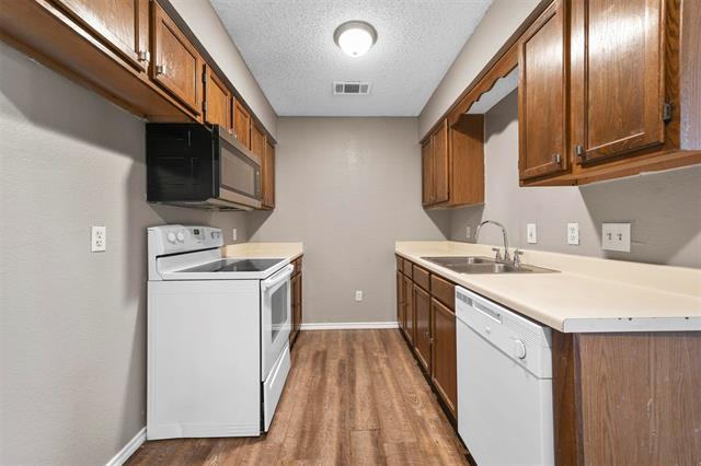 Building Photo - 319 SE 3rd St