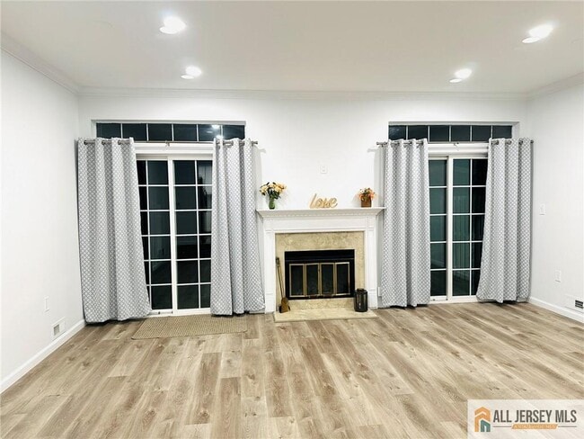 Building Photo - 16 Gerard Pl