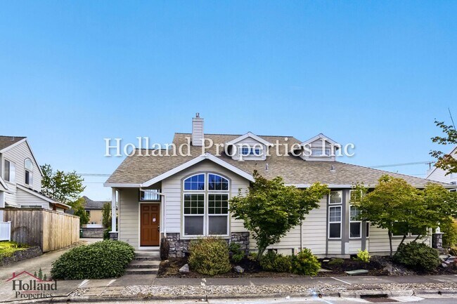 Building Photo - 4914 NW Huserik Dr
