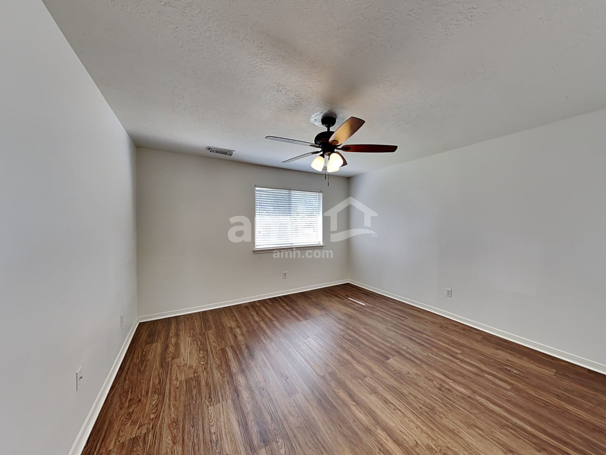 Building Photo - 5349 Yale Dr