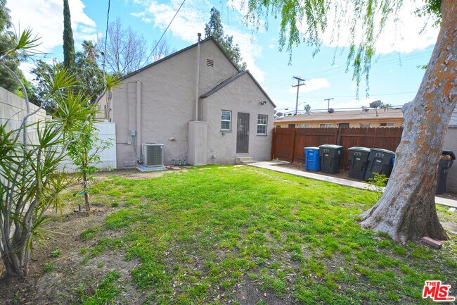 Building Photo - 179 W Spazier Ave