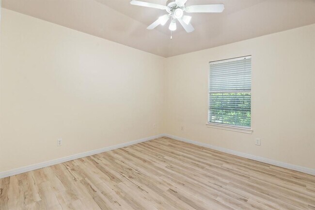 Building Photo - 15224 Calaveras Dr
