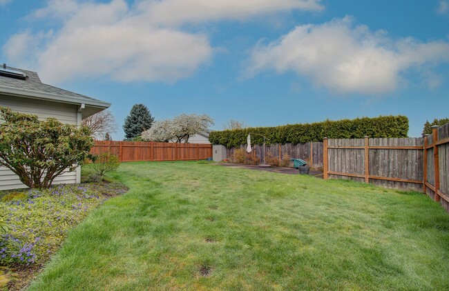 Building Photo - Single Level In Heart of Salmon Creek