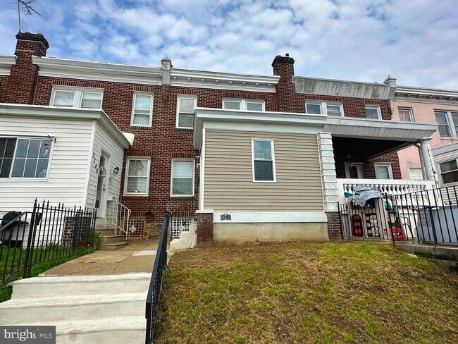Building Photo - 3750 L St