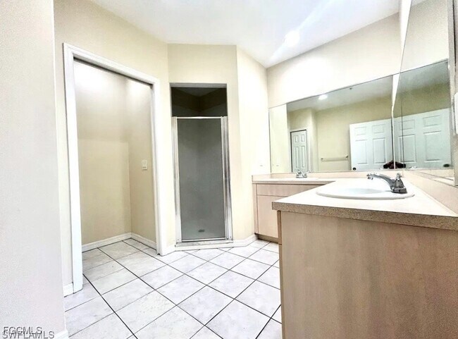 Building Photo - 909 SW 47th Terrace