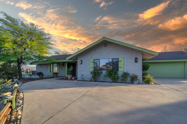 Building Photo - 57495 Buena Suerte Rd