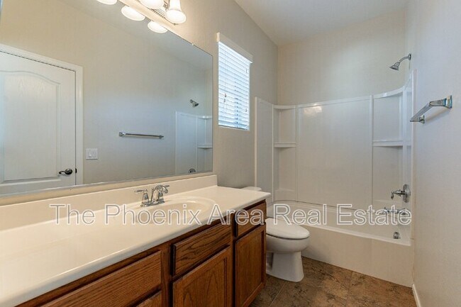 Building Photo - 2189 S Sanders Dr