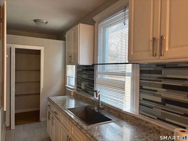 Building Photo - 142 Lombard St