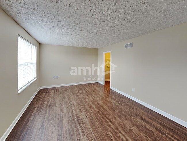 Building Photo - 520 Stone Shadow Drive