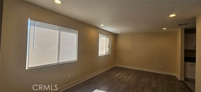 Building Photo - 1633 E 85th St