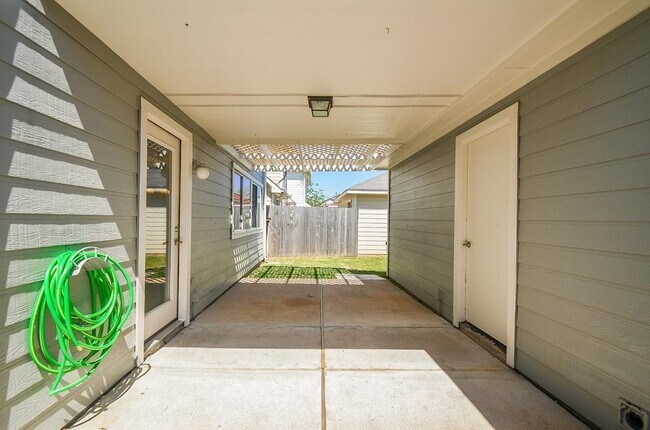 Building Photo - 20929 Patriot Park Ln