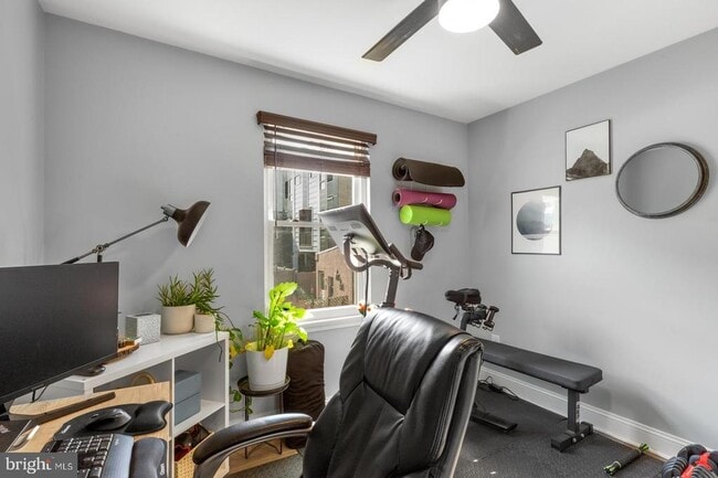 Building Photo - 2531 Collins St