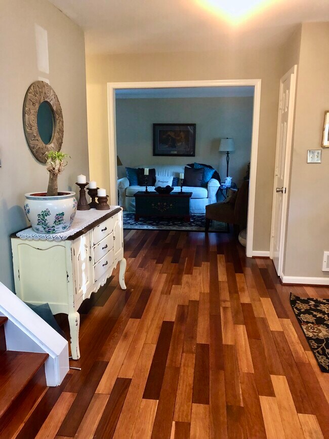Foyer - 120 Connemara Dr
