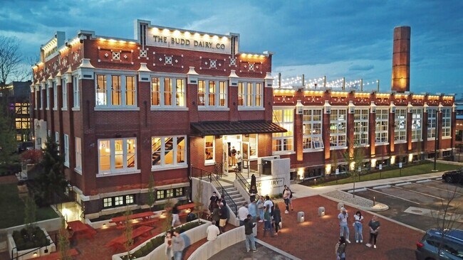 Building Photo - Detroit Ave