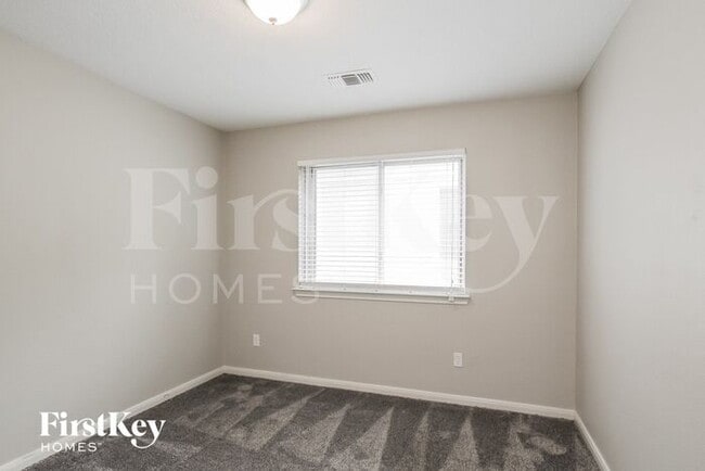 Building Photo - 14827 Willow Hearth Dr