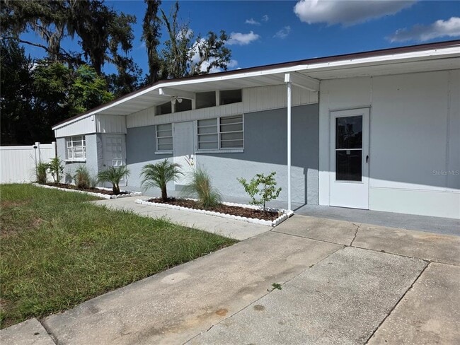 Building Photo - 1103 Teakwood Ave