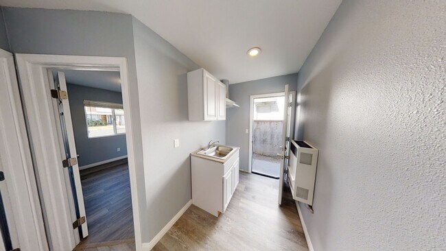 Building Photo - 6165 Mary Ln Dr