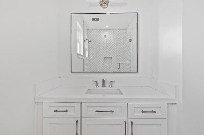 Building Photo - 165 22nd St