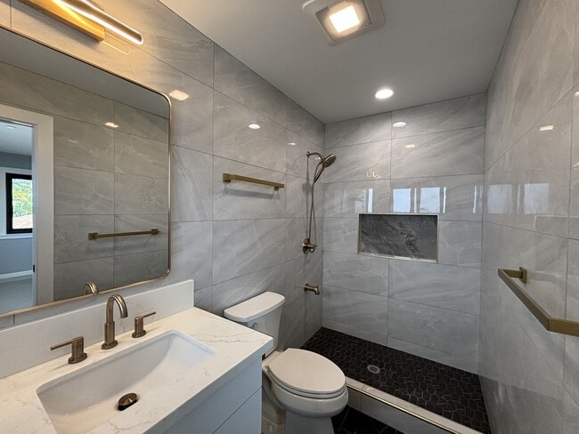 Building Photo - 4030 Hoku Ave