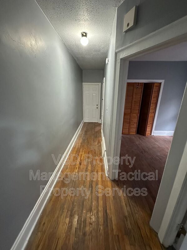 Building Photo - 3289 E 143rd St