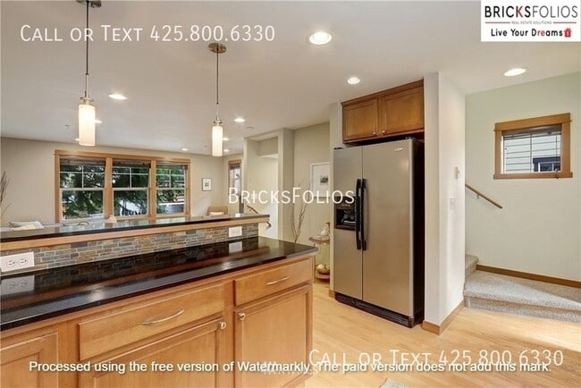 Building Photo - Experience the Best of Both Worlds: Cozy R...