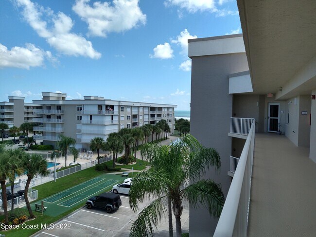 Building Photo - 603 Shorewood Dr