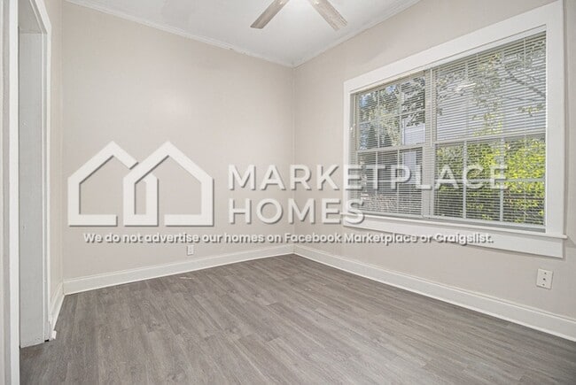 Building Photo - 1638 Mercer Ave