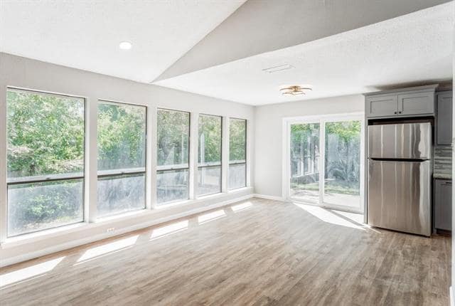 Building Photo - 1802 Hillcrest Dr