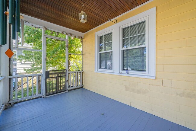 Building Photo - 22 Crescent Hill Ave