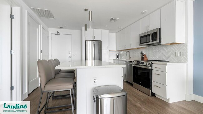 Building Photo - 1950 Mayfair St