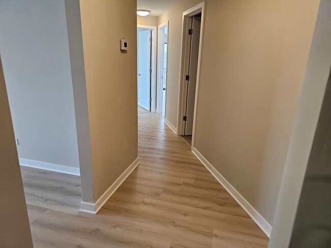 Building Photo - 3900 W 95th St