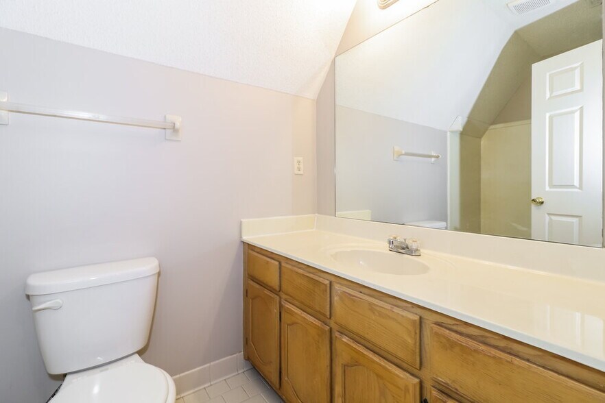 Building Photo - 7567 Dexter Grove Dr