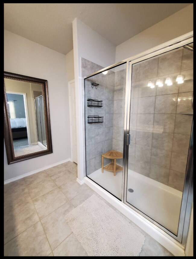 Building Photo - Modern 3-Bed Home with Island Kitchen, Private Patio, and Fenced Yard in Converse