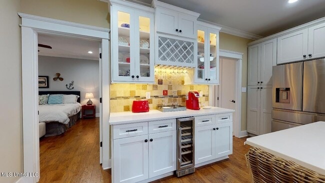 Building Photo - 612 Allendale Ave