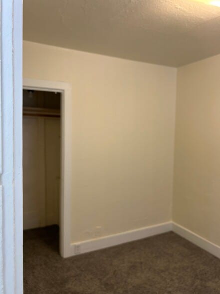 Building Photo - 815 11th St