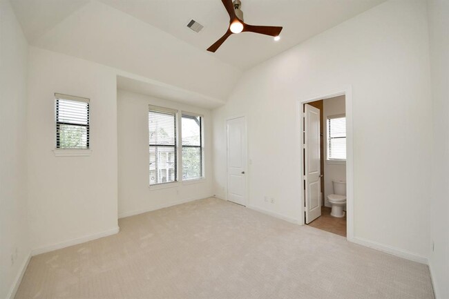Building Photo - 5809 Kiam St