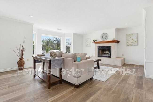 Building Photo - 29059 Meadow Glen Way W