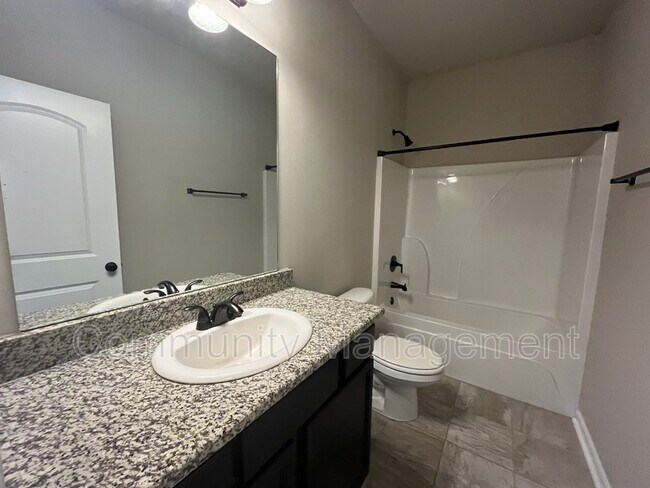 Building Photo - 13790 Fig Dr
