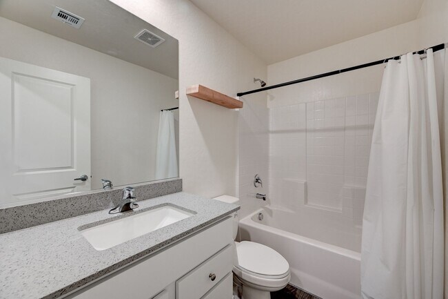 Building Photo - Upgraded 5 bedroom home in Cul-De-Sac!!