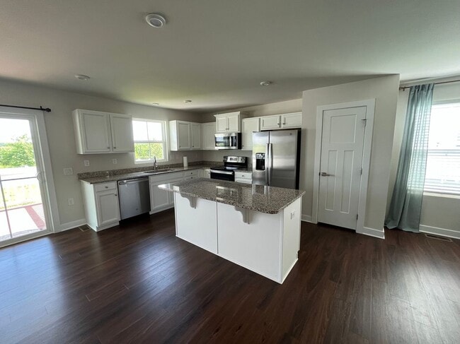 Building Photo - 28487 Hawthorne Trl