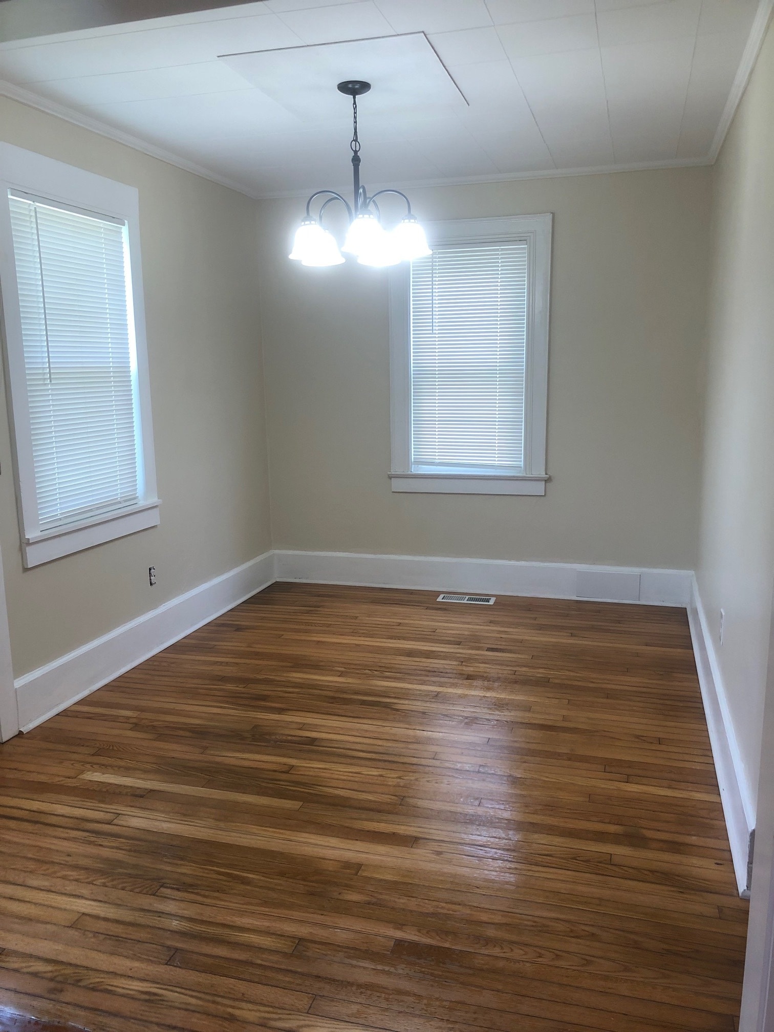 dining room - 130 Kenwood Ave