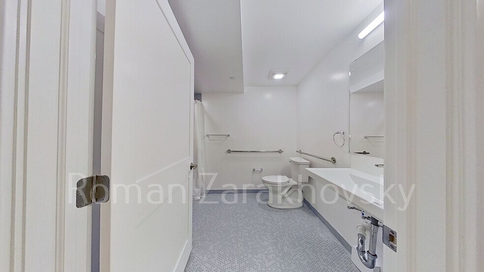 Building Photo - 2 Ayr Rd