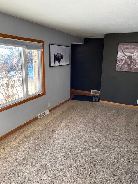 Building Photo - 808 Davis St