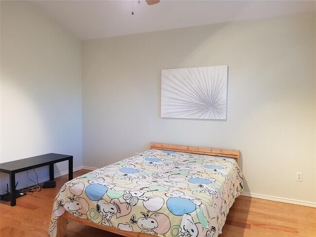 Building Photo - 16100 S Great Oaks Dr