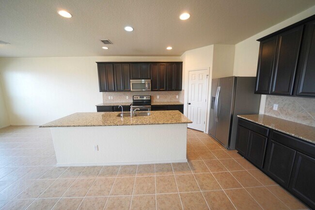 Building Photo - 3730 Acorn Pl