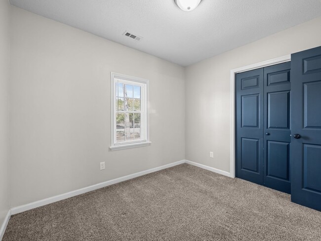 Building Photo - Welcome to Crown Point!