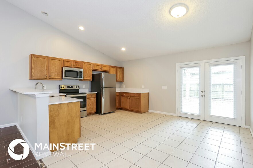 Building Photo - 13655 Coman Rd