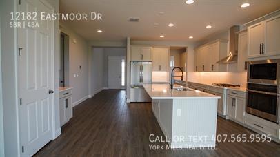 Building Photo - 12182 Eastmoor Dr