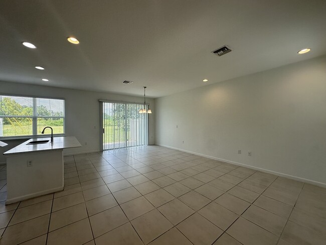 Building Photo - 1002 La Mirada Ct